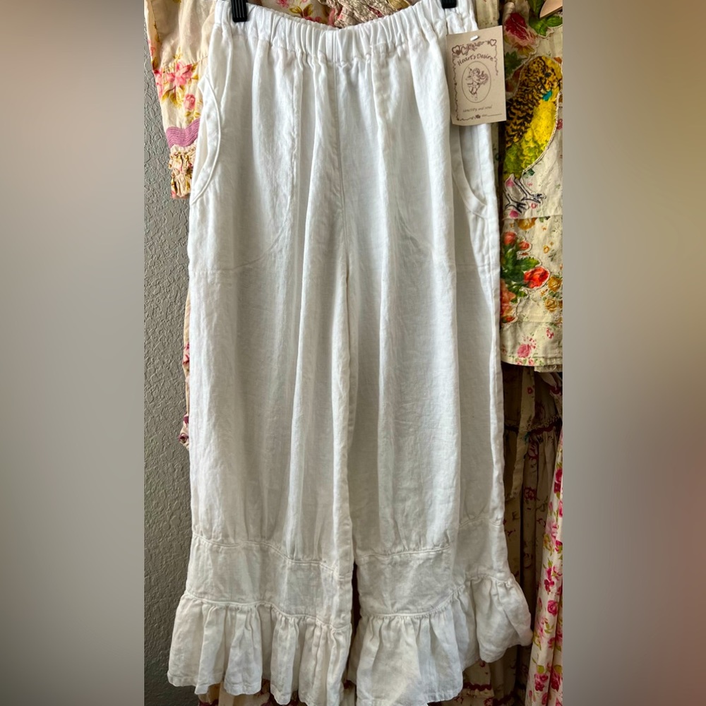 Linen White Ruffled Cropped Pants - Picture 7 of 9